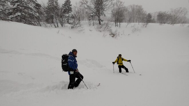 乾いているけど、重く沈みやすい新雪に阻まれ、早稲田小屋の先で断念